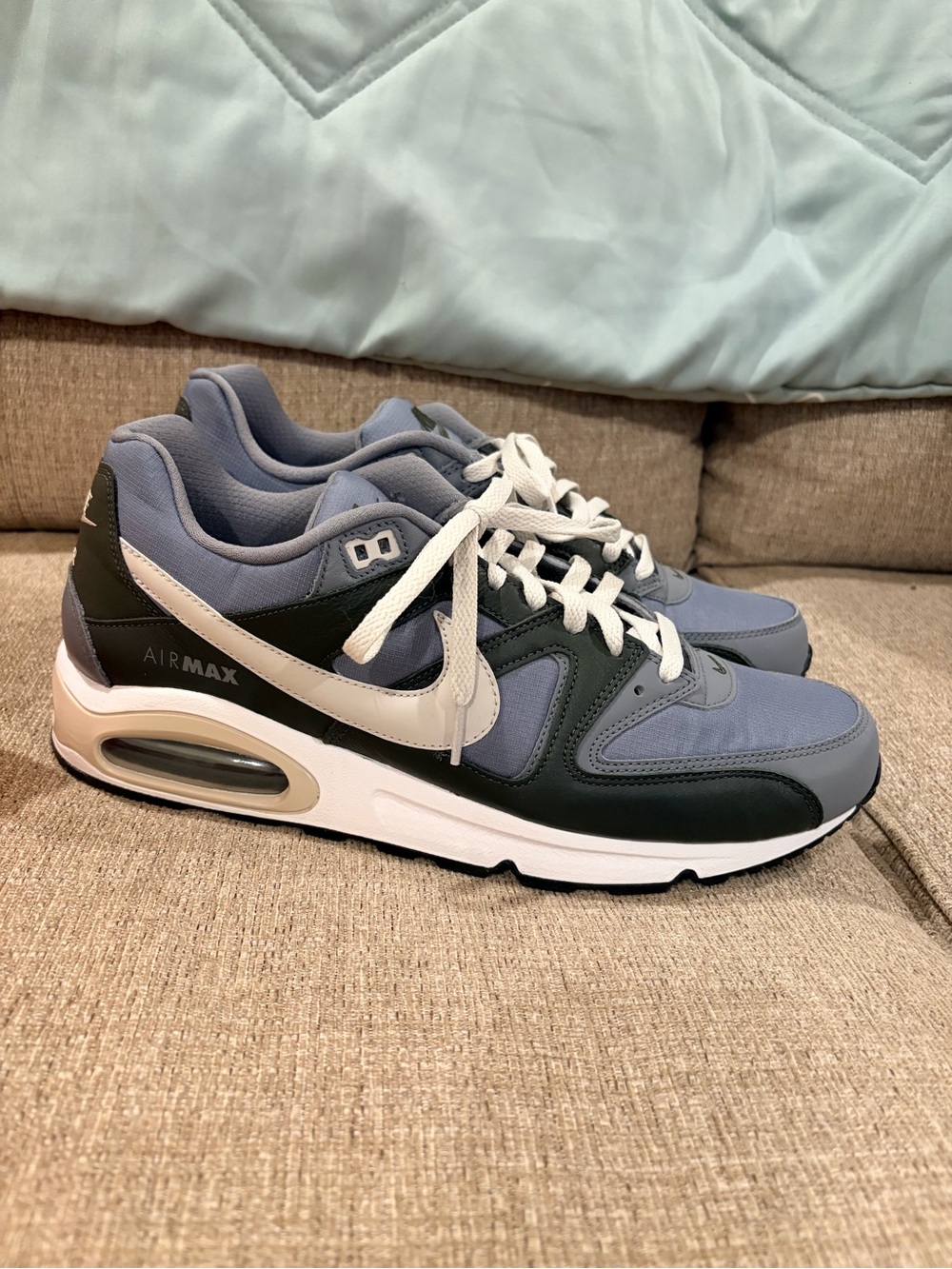 Nike Air Max Men’s Gray & Black Low-Top Sneakers with White Swoosh